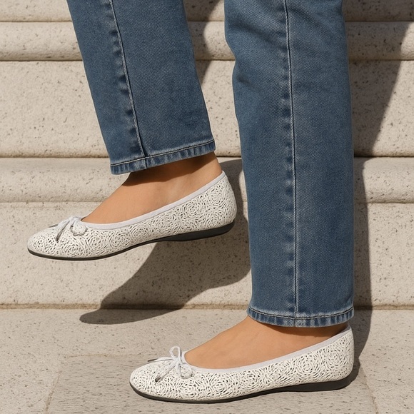 Paul Mayer Attitudes NEW Bingo White Napa Leather Comfort Flats Size 8.5 - Picture 11 of 11